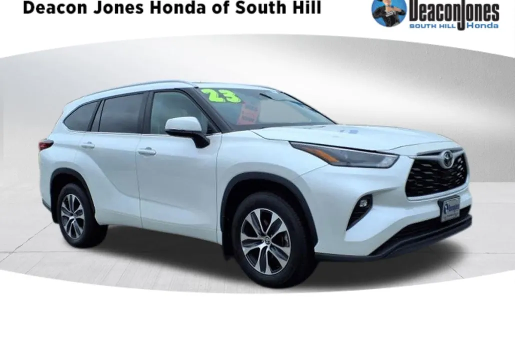 2023 Toyota Highlander XLE photo 1