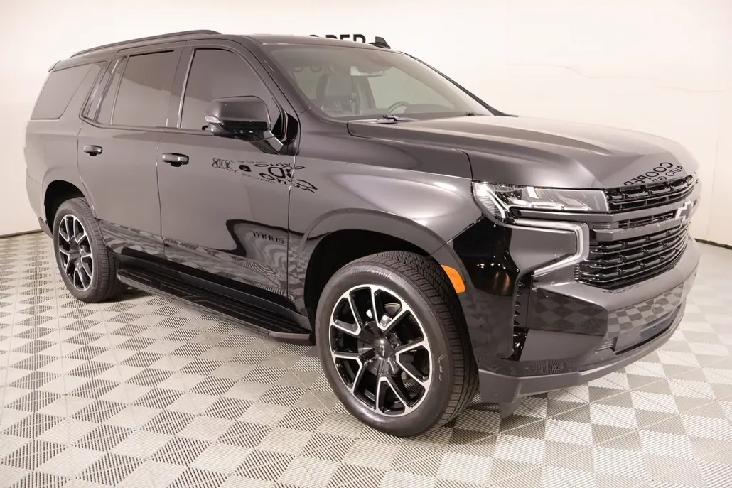 2023 Chevrolet Tahoe RST photo 1