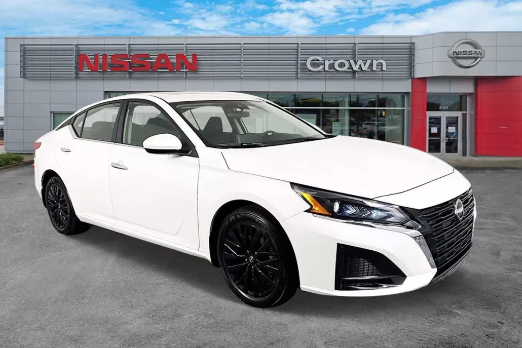 2025 Nissan Altima SV photo 1
