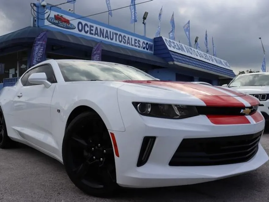 2018 Chevrolet Camaro photo 1