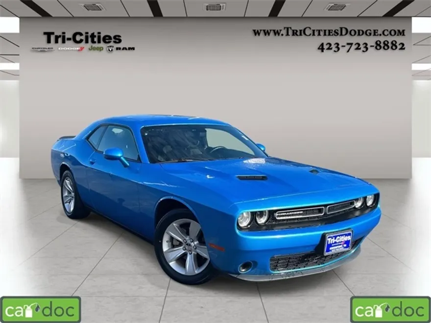 2023 Dodge Challenger SXT photo 1