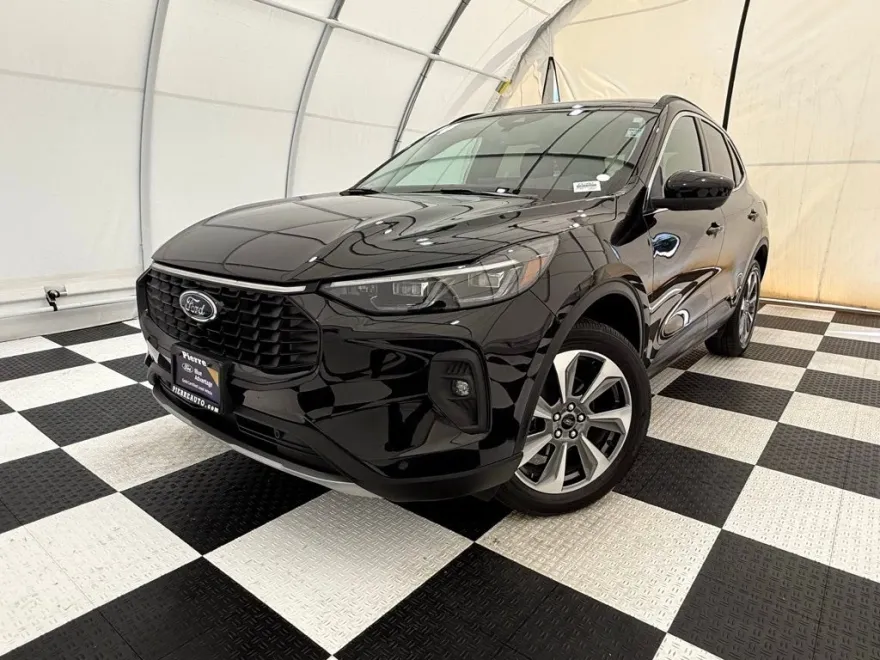 2024 Ford Escape Platinum photo 1