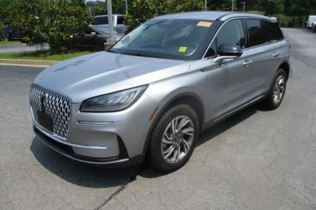 2023 Lincoln Corsair Standard photo 1