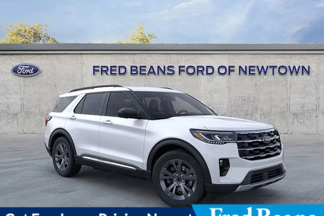 2025 Ford Explorer photo 1