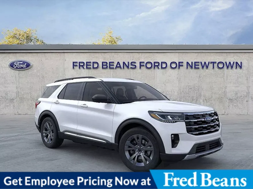2025 Ford Explorer photo 1
