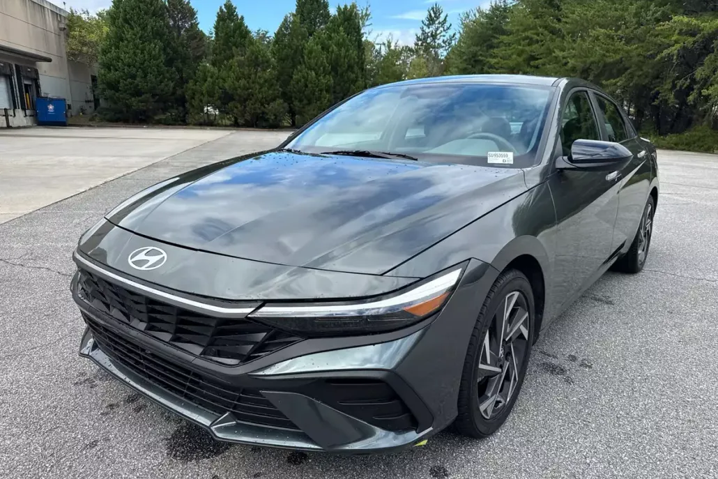 2025 Hyundai Elantra SEL Sport photo 1