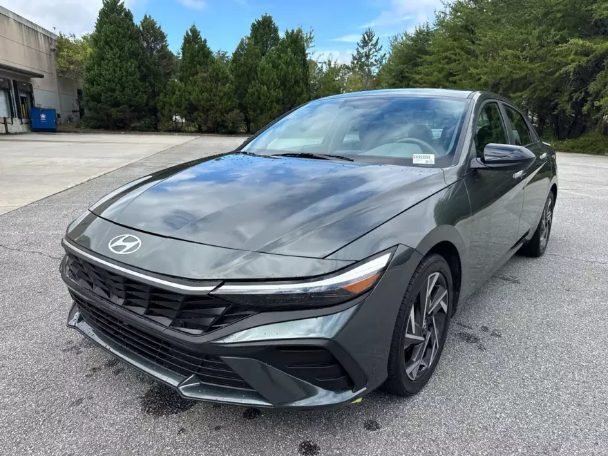2025 Hyundai Elantra SEL Sport photo 1