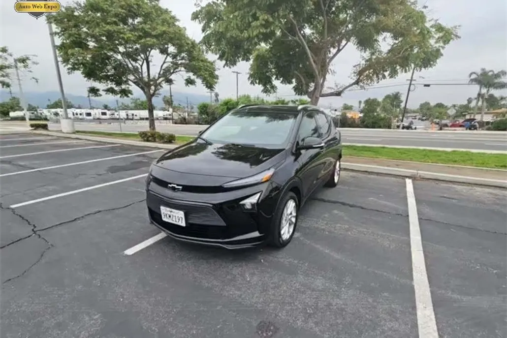 2023 Chevrolet Bolt EUV photo 1