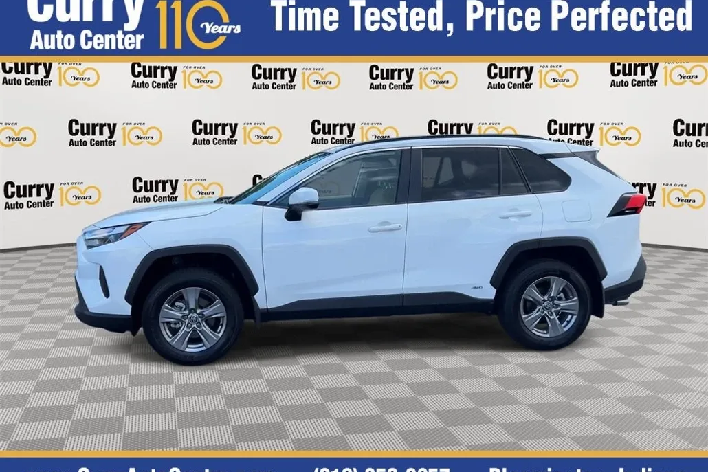 2025 Toyota RAV4 Hybrid XLE photo 1