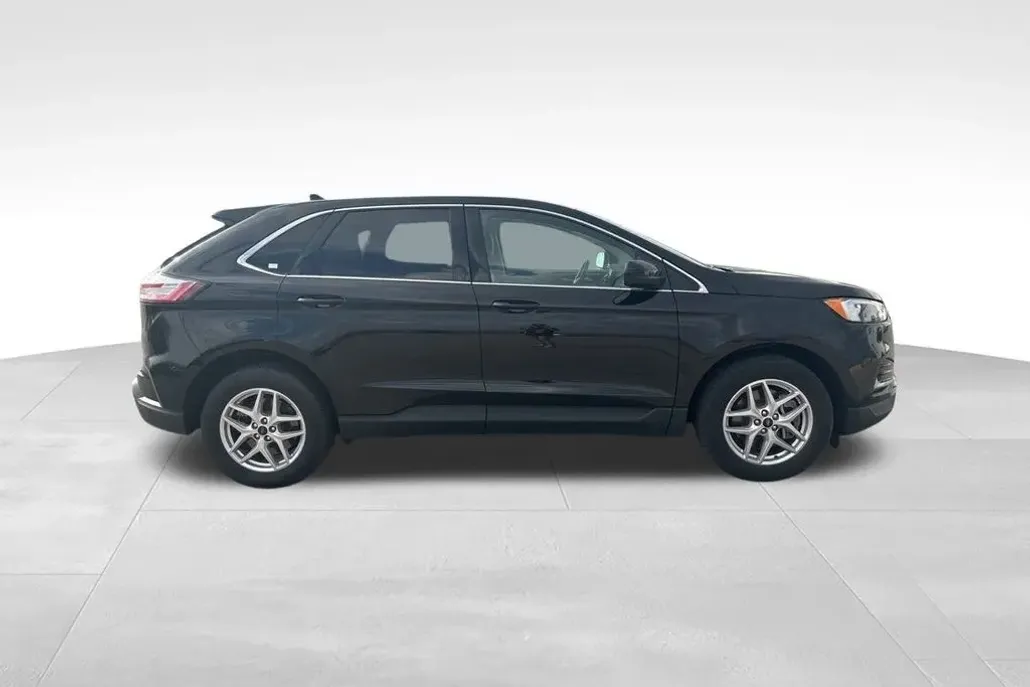 2024 Ford Edge SEL photo 1