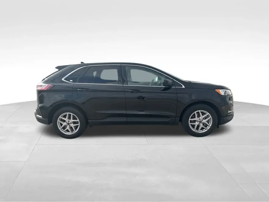 2024 Ford Edge SEL photo 1