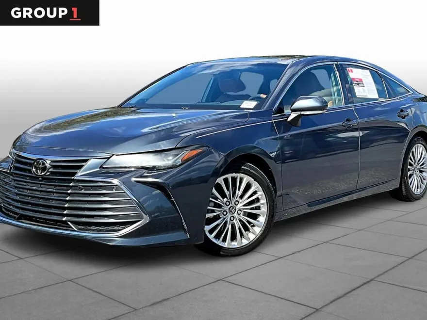 2020 Toyota Avalon Limited photo 1