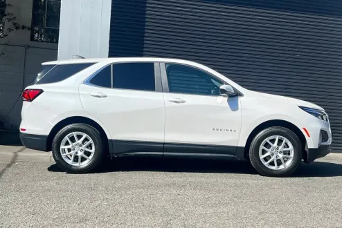 2023 Chevrolet Equinox LT photo 3