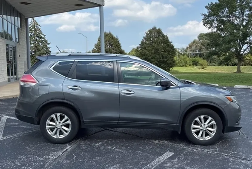 2016 Nissan Rogue S photo 1