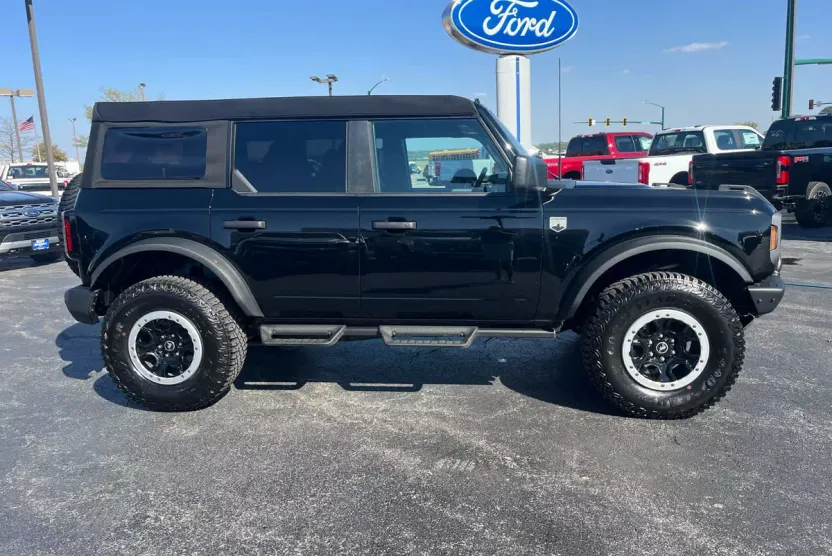 2023 Ford Bronco Base Big Bend Black Diamond Outer Banks Badlands Wildtrak Everglades photo 1
