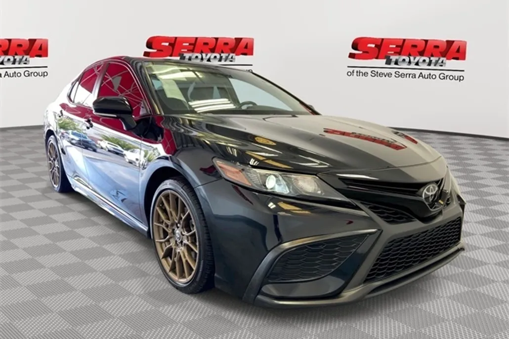 2023 Toyota Camry SE photo 1