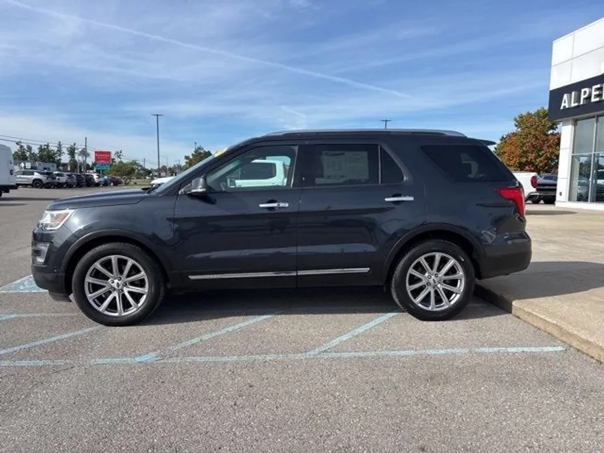 2017 Ford Explorer Limited photo 1