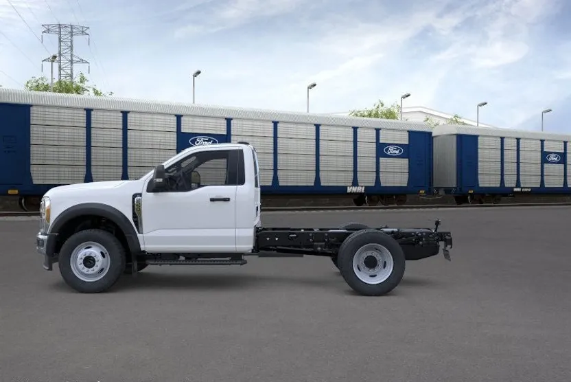 2026 Ford F-550 photo 1
