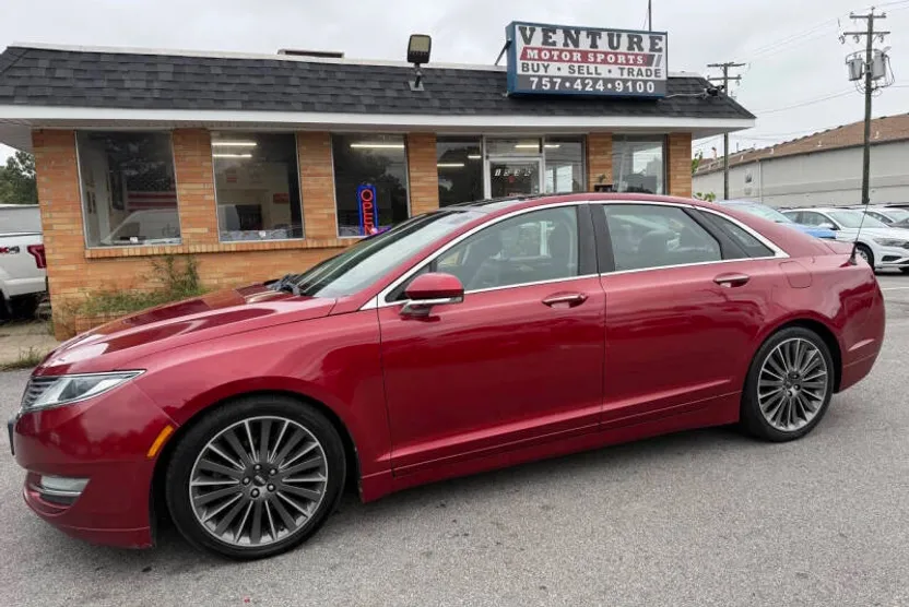 2013 Lincoln MKZ photo 1