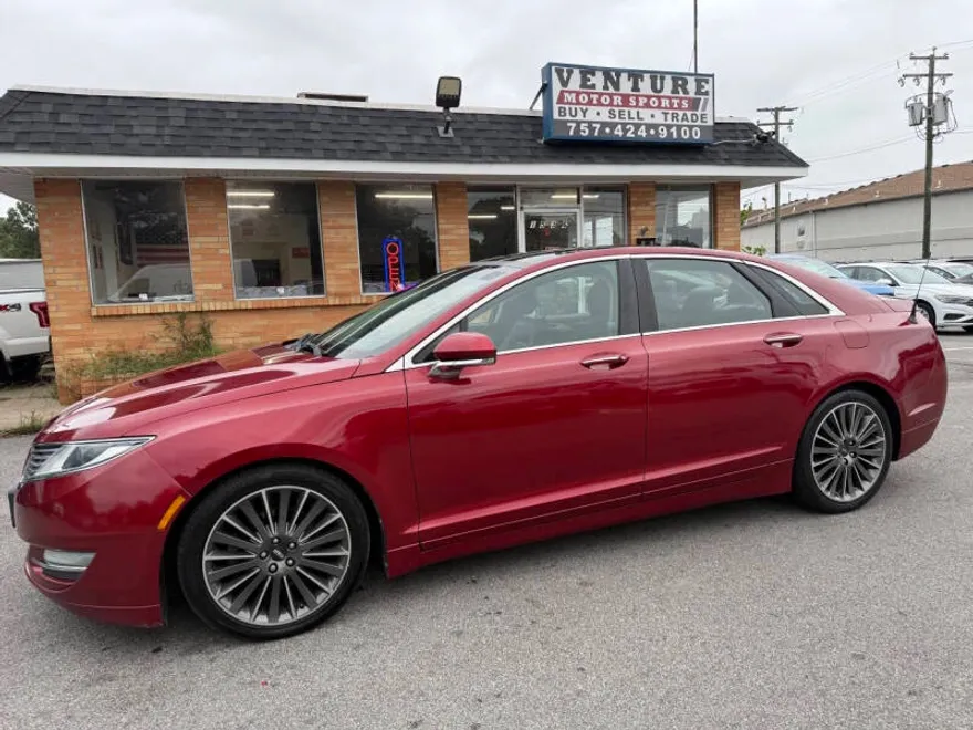 2013 Lincoln MKZ photo 1