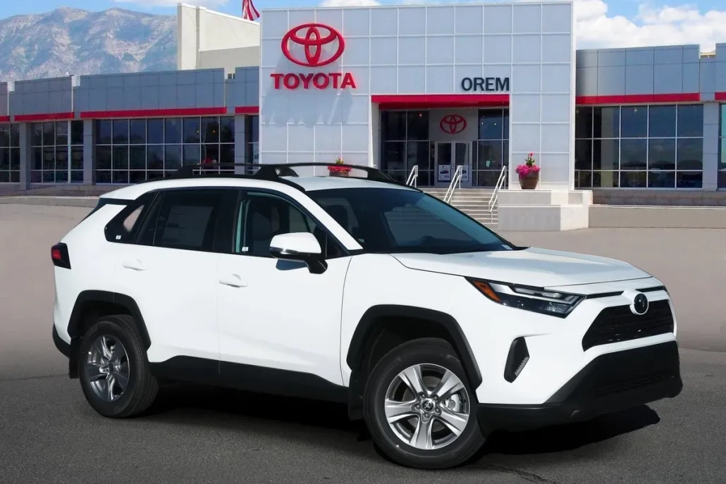 2025 Toyota RAV4 XLE photo 1