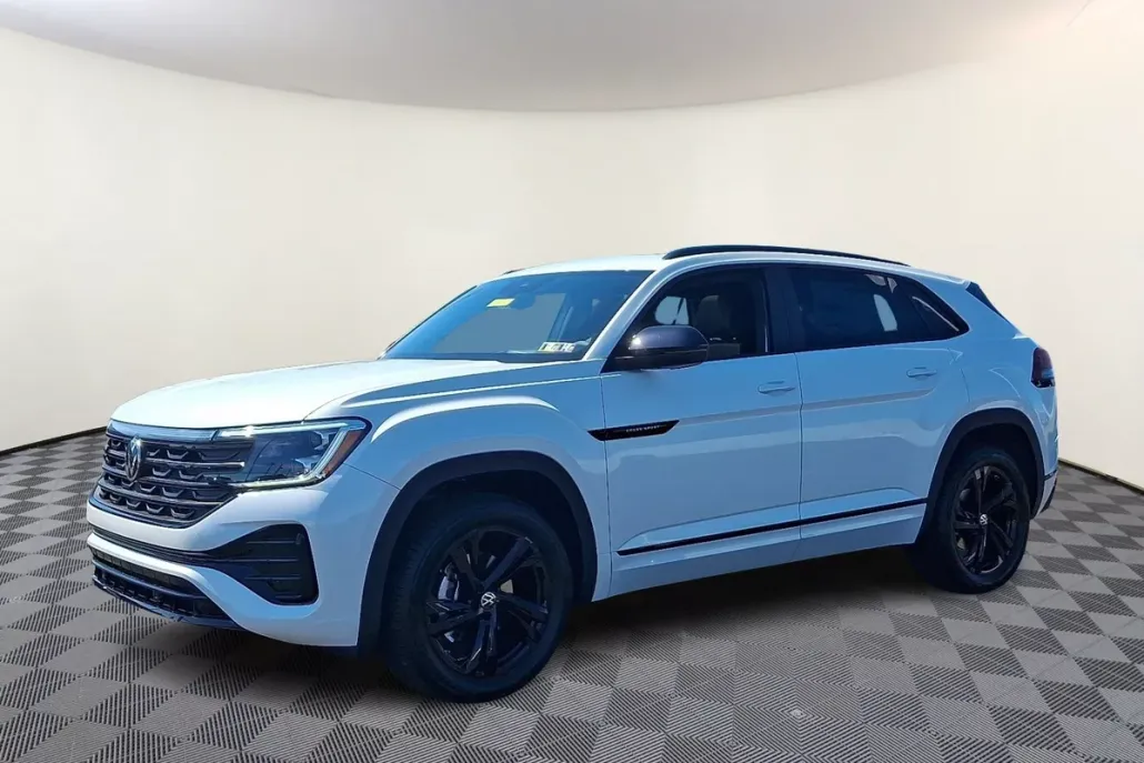 2026 Volkswagen Atlas Cross Sport SEL R-Line photo 1