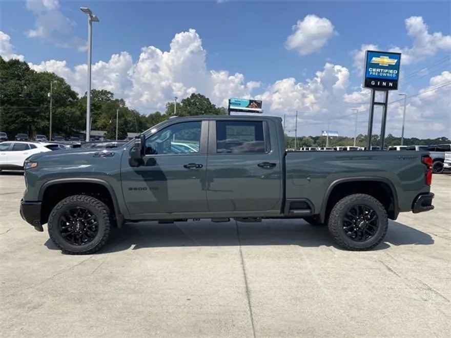 2026 Chevrolet Silverado 2500HD LT photo 1