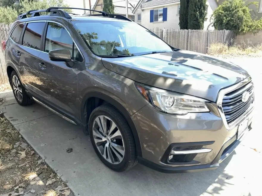 2022 Subaru Ascent Limited photo 1
