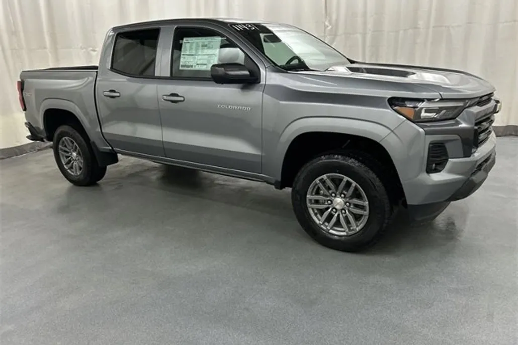 2026 Chevrolet Colorado LT photo 1