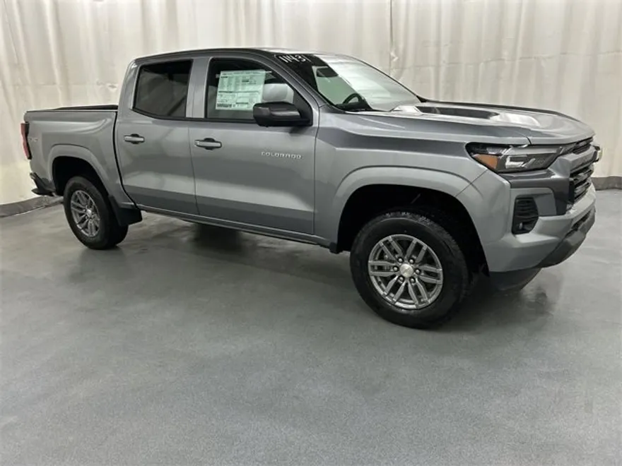 2026 Chevrolet Colorado LT photo 1