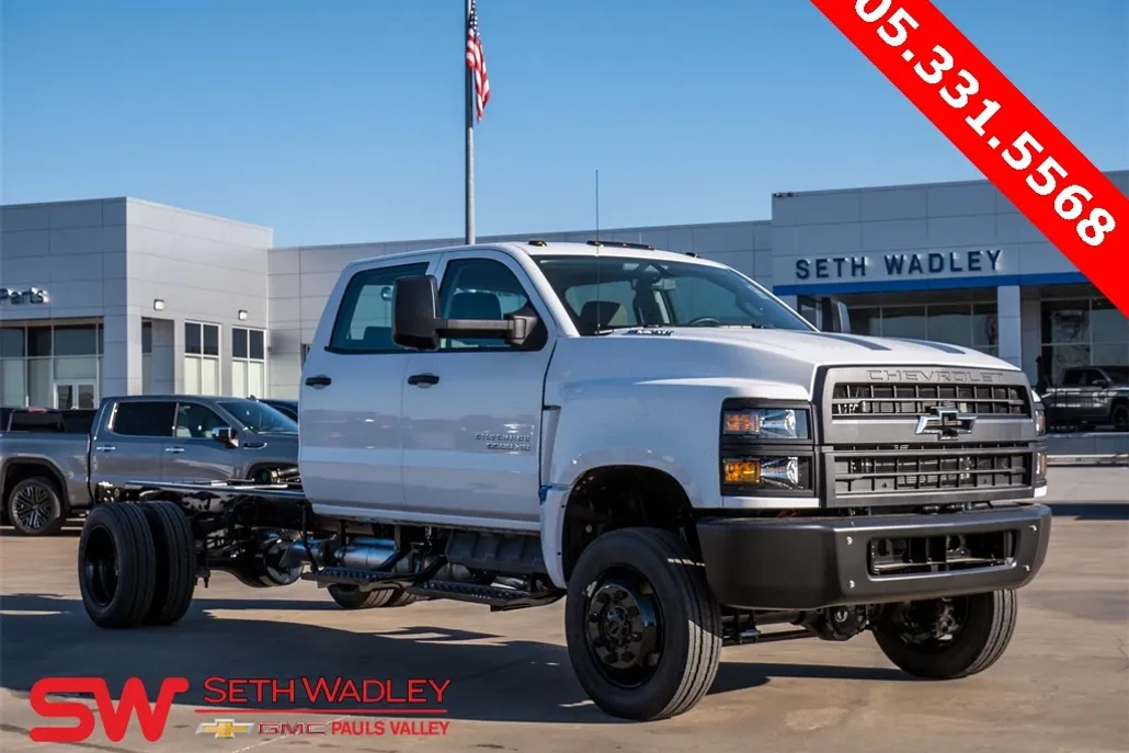 2024 Chevrolet Silverado 5500HD Work Truck photo 1