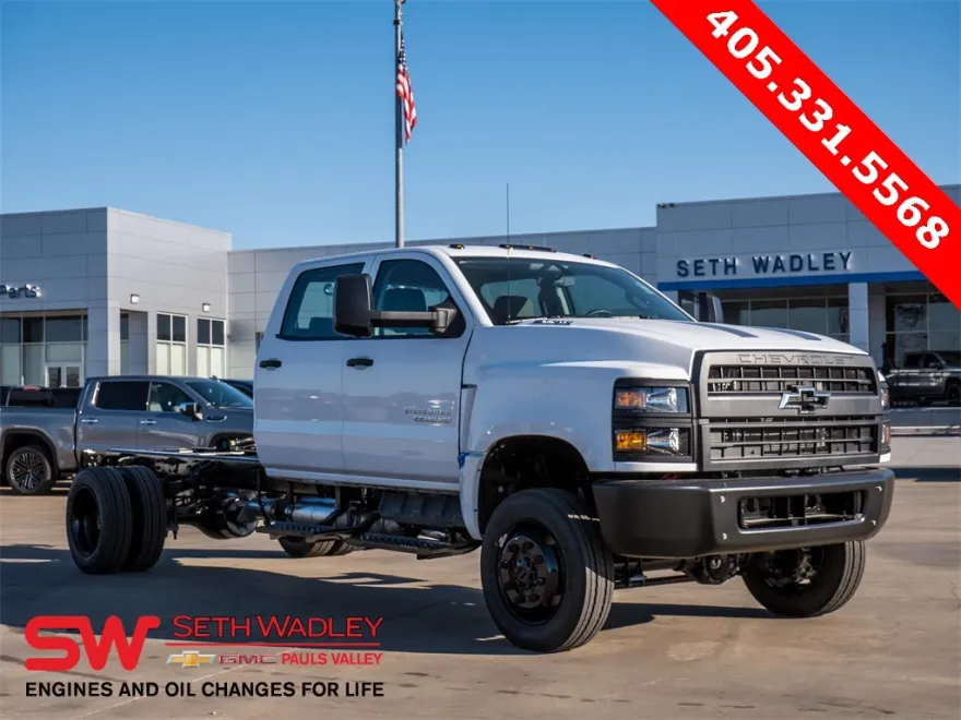 2024 Chevrolet Silverado 5500HD Work Truck photo 1