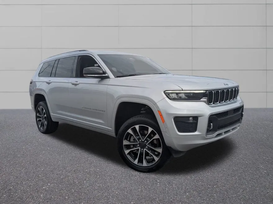 2022 Jeep Grand Cherokee Overland photo 1