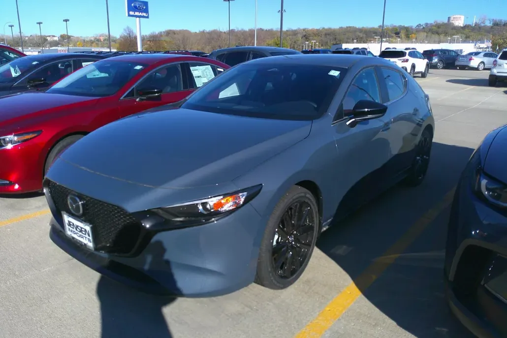 2025 Mazda Mazda3 Hatchback 2.5 s Carbon photo 1