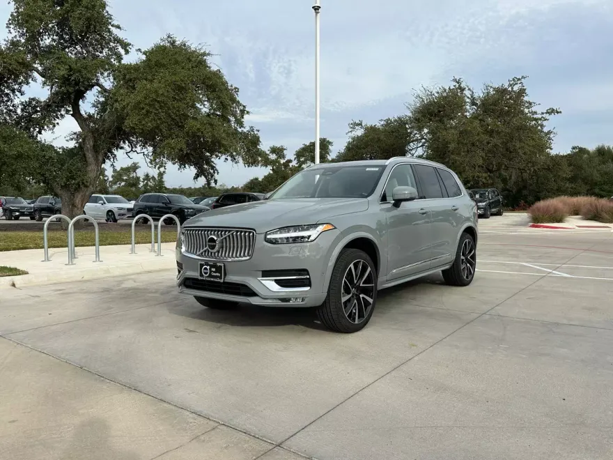 2025 Volvo XC90 Plus photo 1