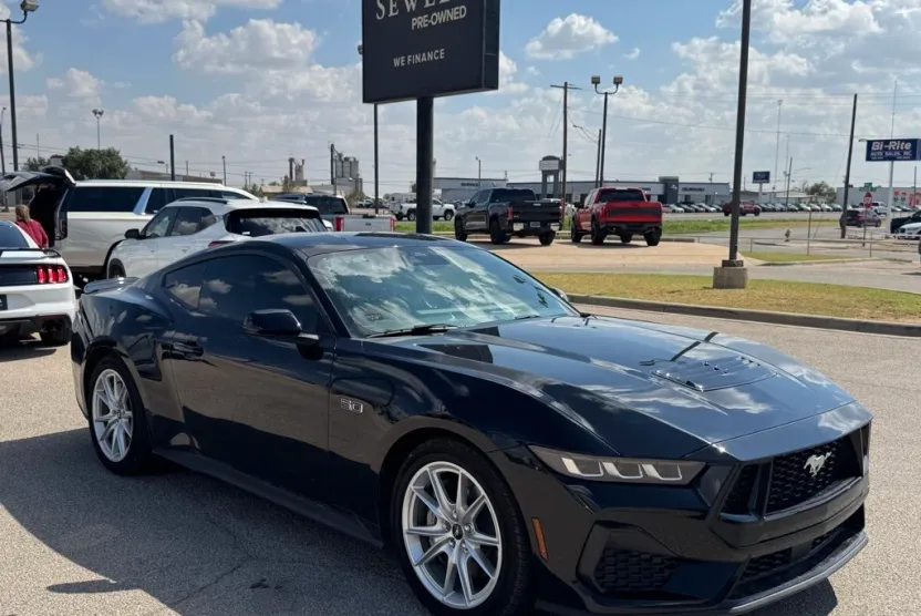 2024 Ford Mustang GT Premium photo 1