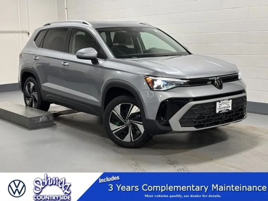 2025 Volkswagen Taos SE photo 1