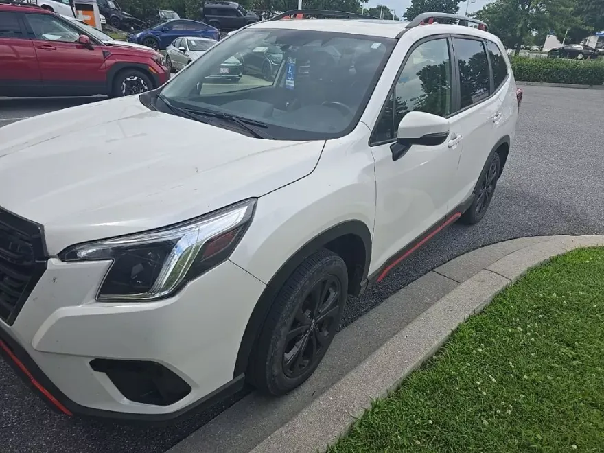 2022 Subaru Forester Sport photo 1