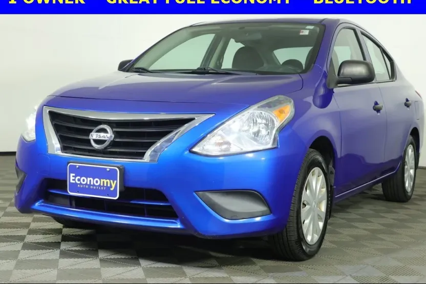 2015 Nissan Versa 1.6 Plus photo 1