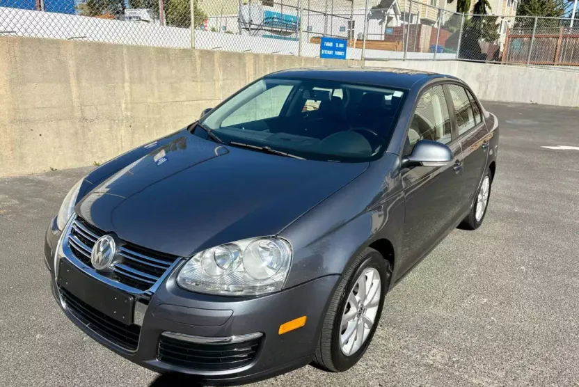 2010 Volkswagen Jetta 2.5 SEL 2.0T Wolfsburg Edition TDI photo 1