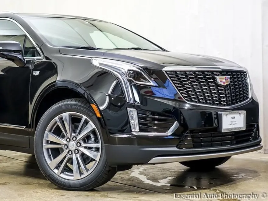 2025 Cadillac XT4 Premium Luxury photo 1