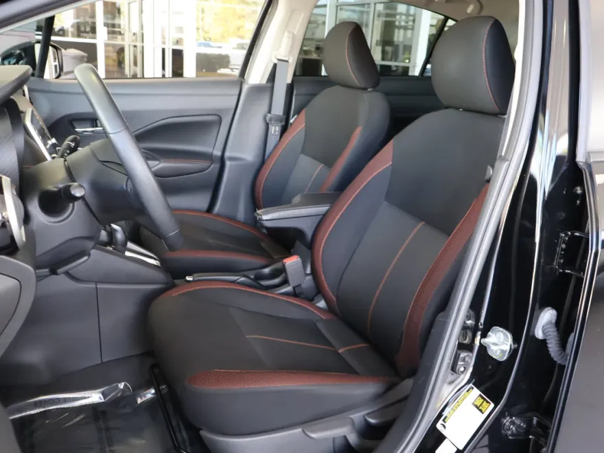 2021 Nissan Versa SR photo 1
