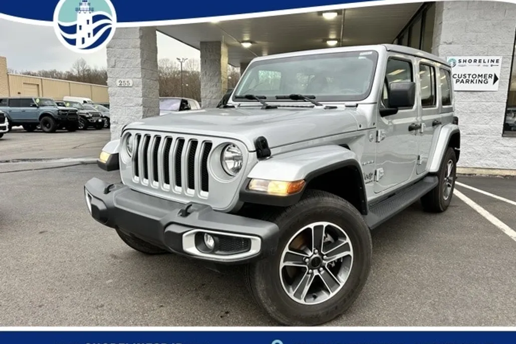 2023 Jeep Wrangler Sahara photo 1