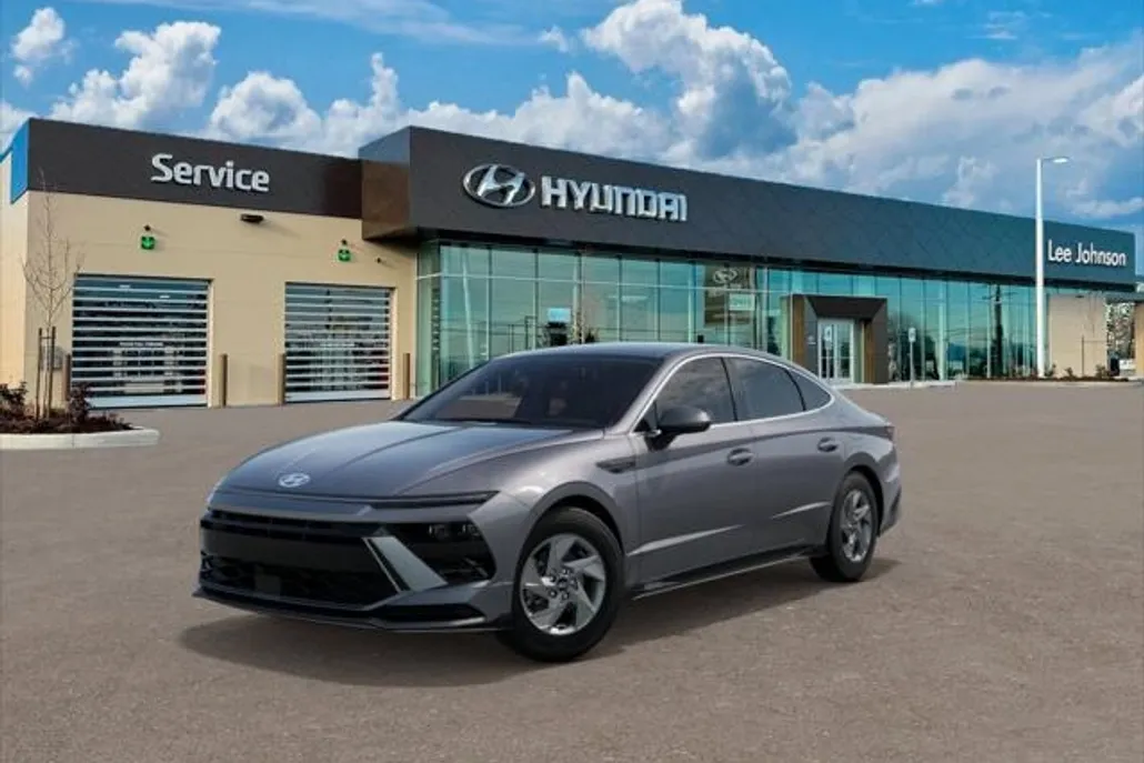 2025 Hyundai Sonata SE photo 1