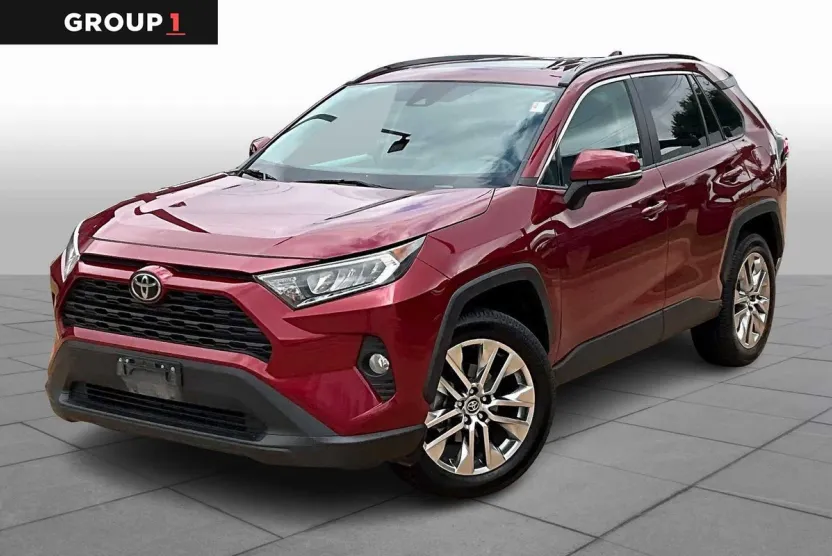 2019 Toyota RAV4 XLE Premium photo 1
