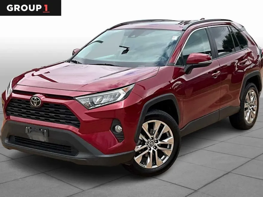 2019 Toyota RAV4 XLE Premium photo 1