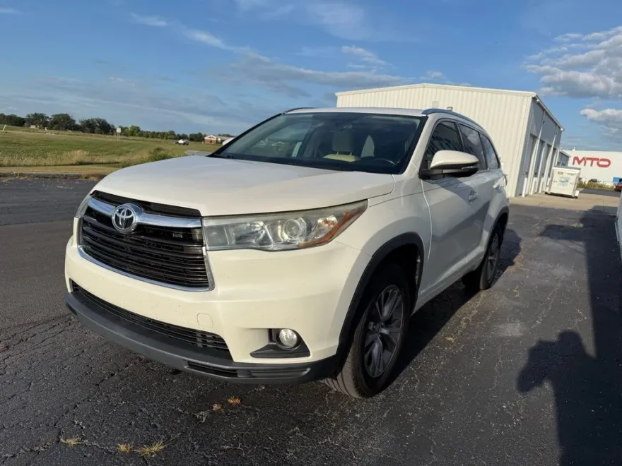 2015 Toyota Highlander XLE photo 1