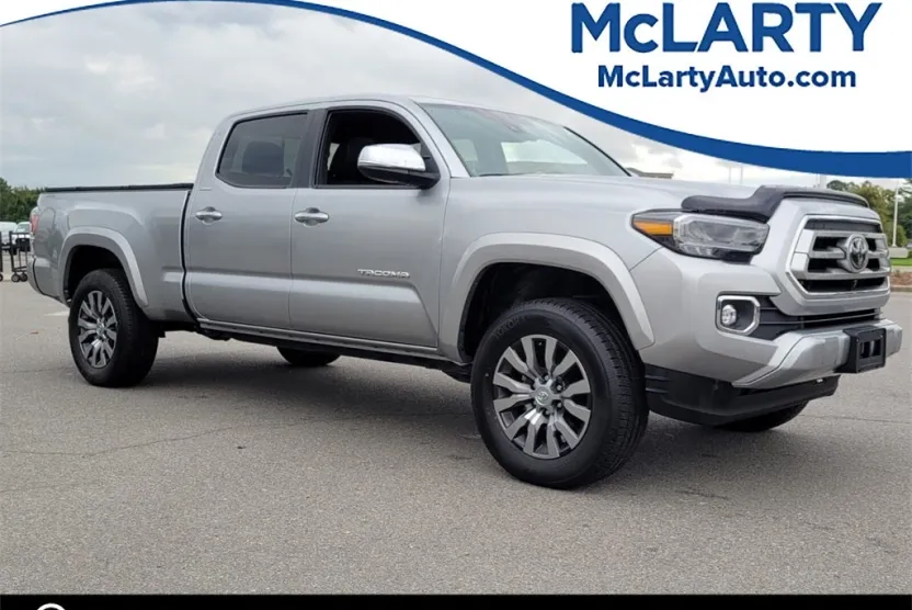 2023 Toyota Tacoma Limited V6 photo 1