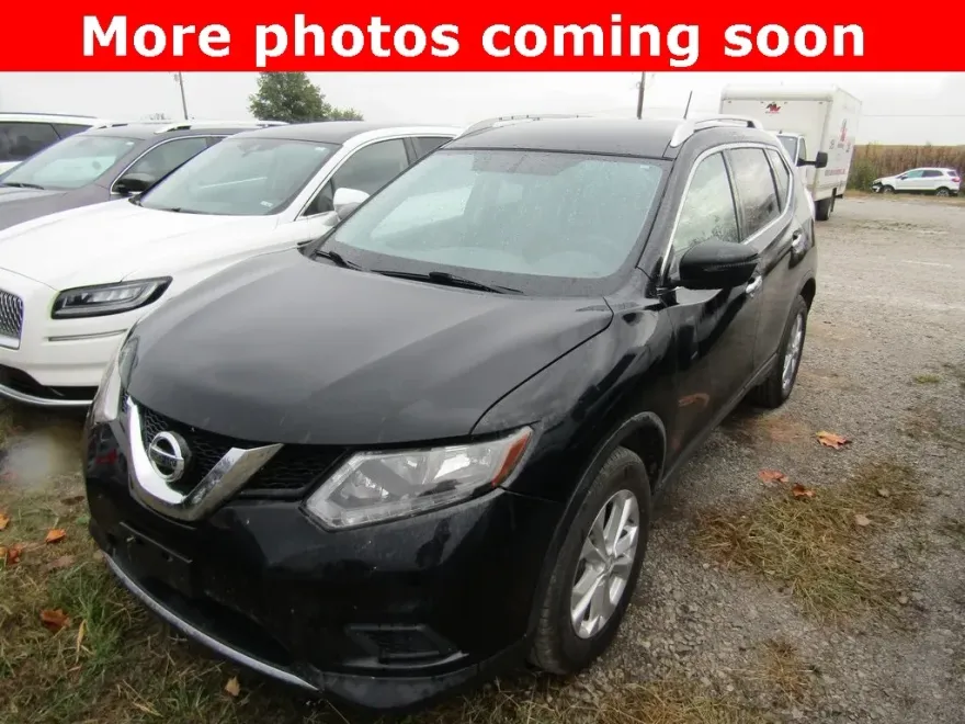 2016 Nissan Rogue SV photo 1