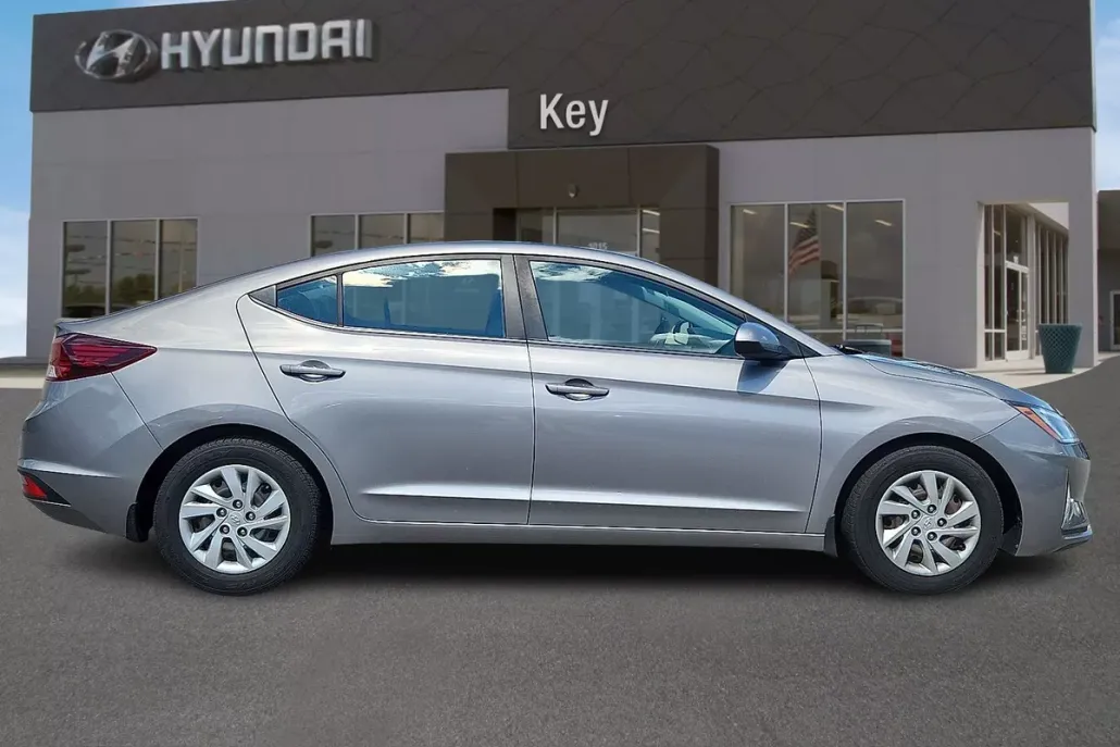 2020 Hyundai Elantra SE photo 1